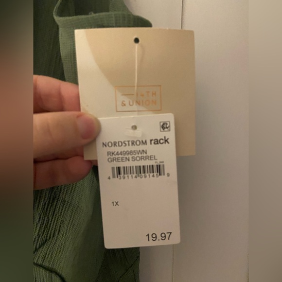 Olive green peplum tank top. - Picture 3 of 4